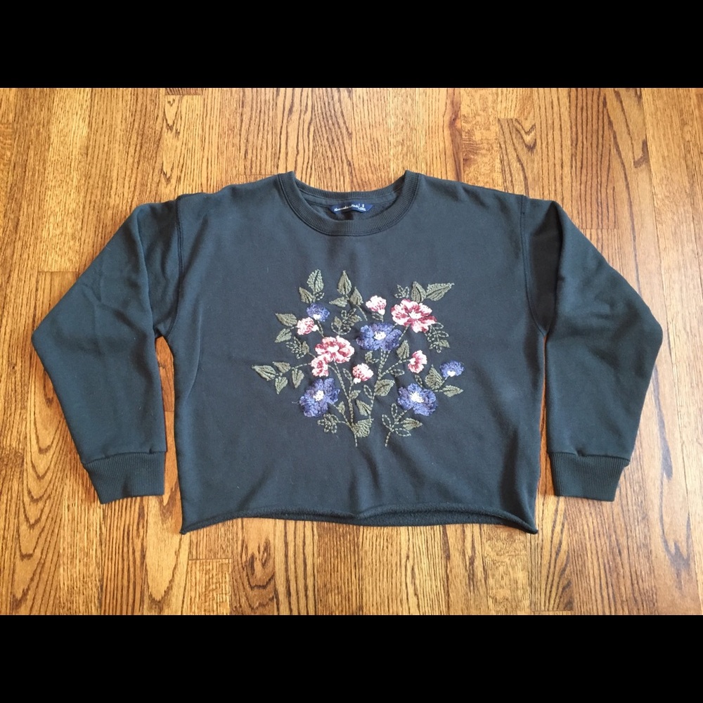 Abercrombie and Fitch Crop Sweatshirt